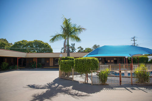 Macintyre Motor Inn กูนดิวินดิ ภายนอก รูปภาพ