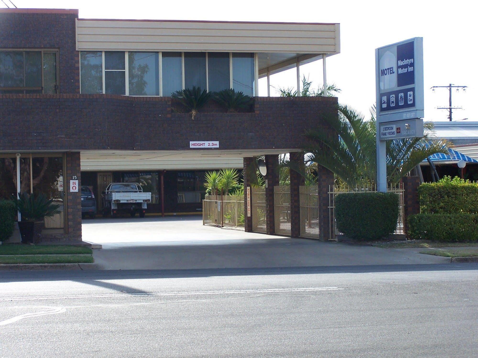 Macintyre Motor Inn กูนดิวินดิ ภายนอก รูปภาพ