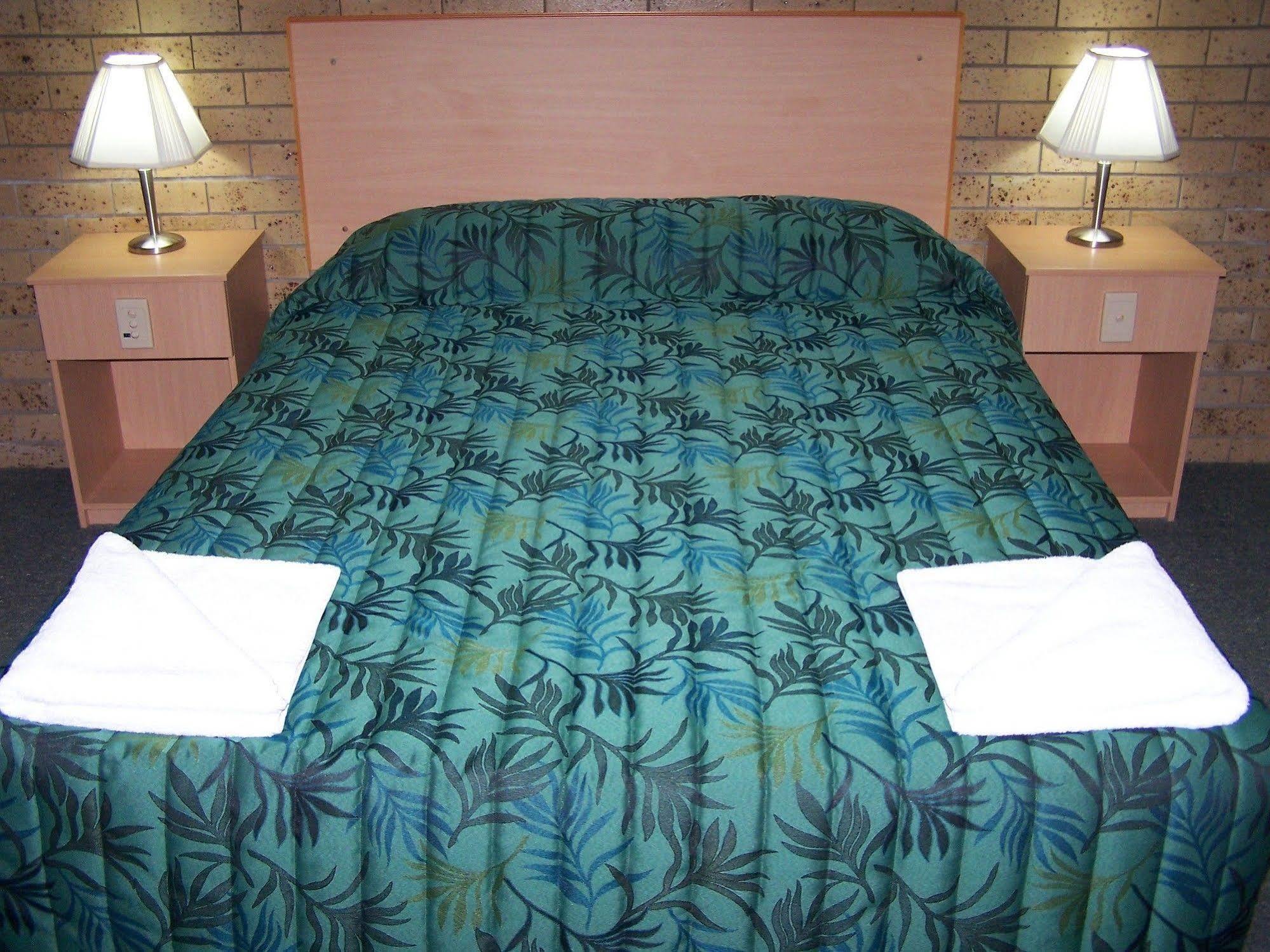 Macintyre Motor Inn กูนดิวินดิ ภายนอก รูปภาพ
